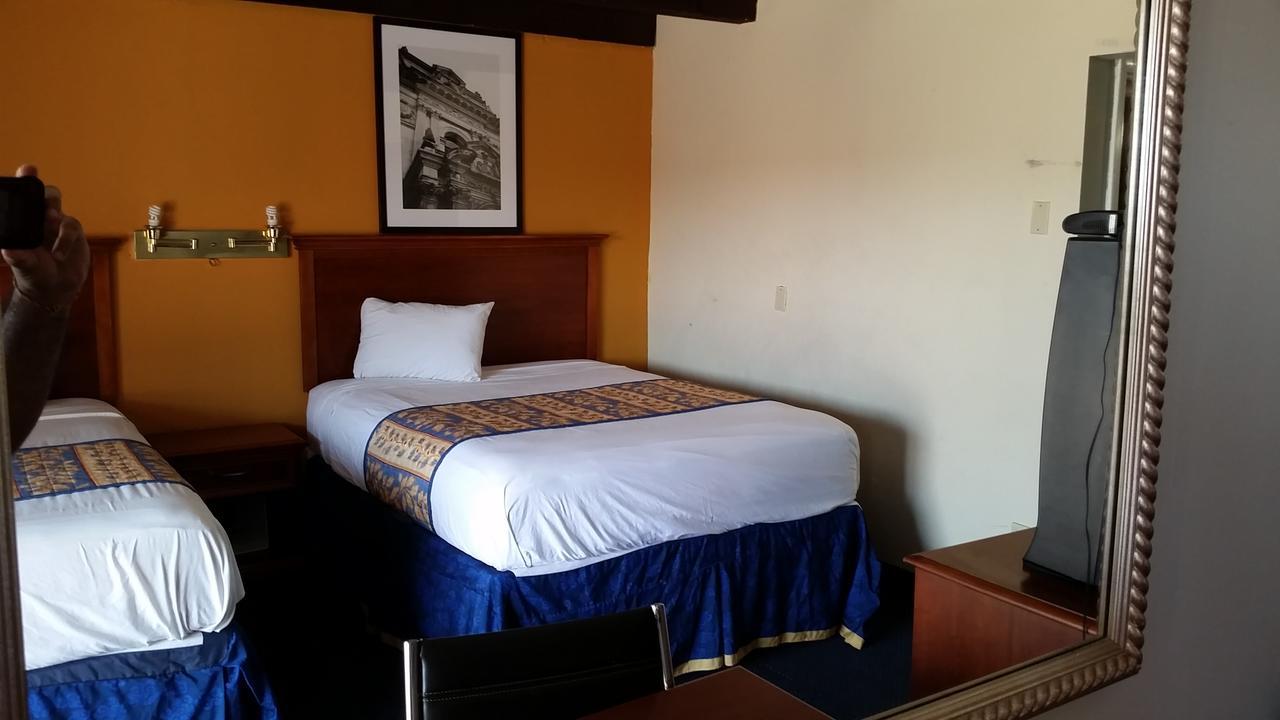 Glancy Motel Клінтон Екстер'єр фото